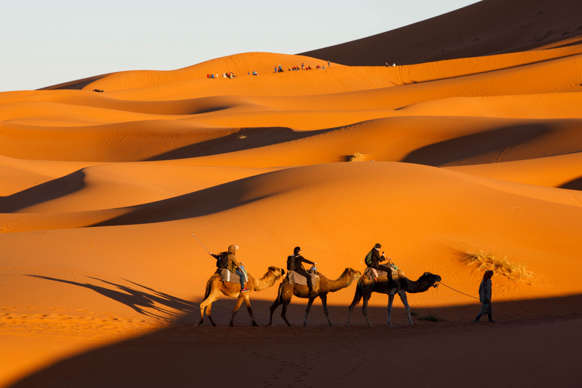 米兰体育-关于海岸线沙滩足球联赛，烈日下的青春热血的信息