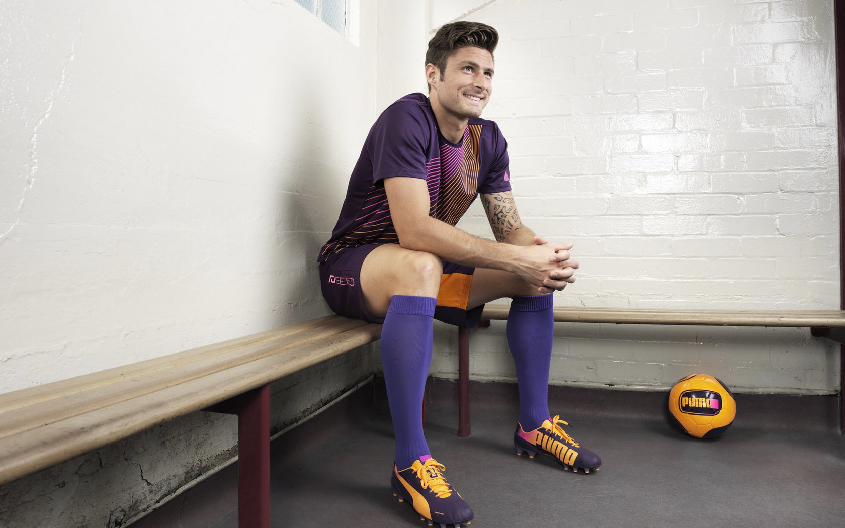 _湖人队展现拼搏精神，实现反弹_，湖人队训练视频2020