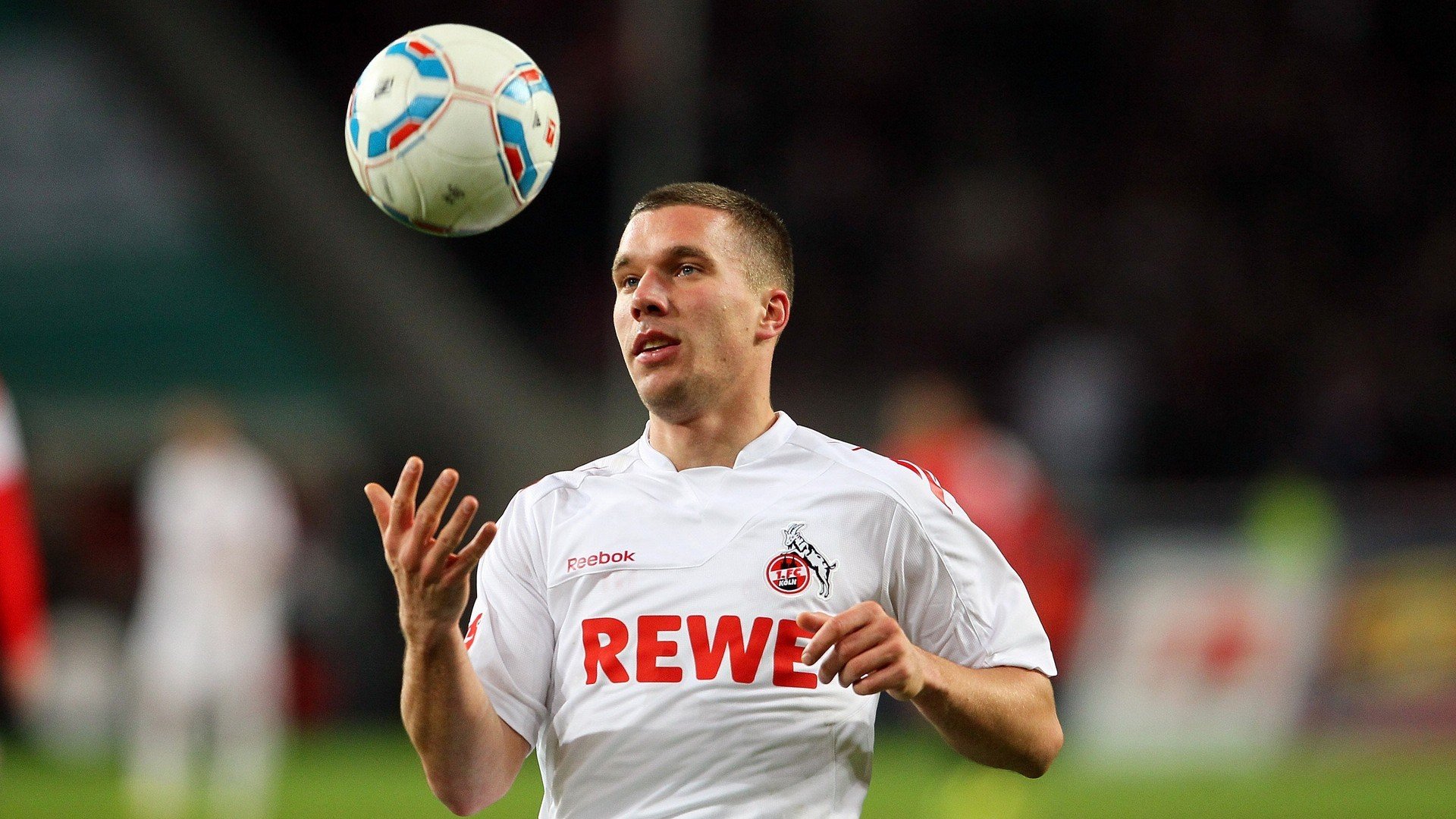 亚洲球队在赛赛场上交锋,亚洲足球联队