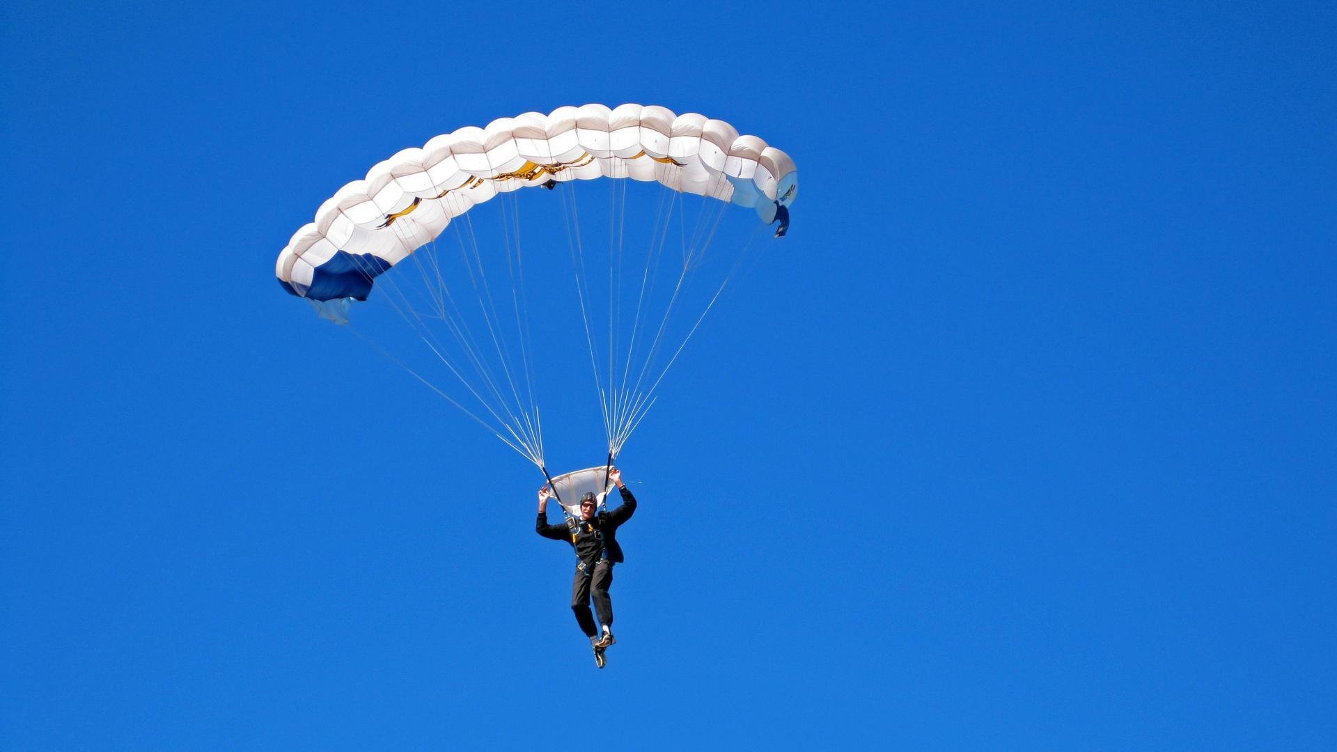 哈德斯菲尔德遭遇连败,保级形势岌岌可危,哈德斯菲尔德市